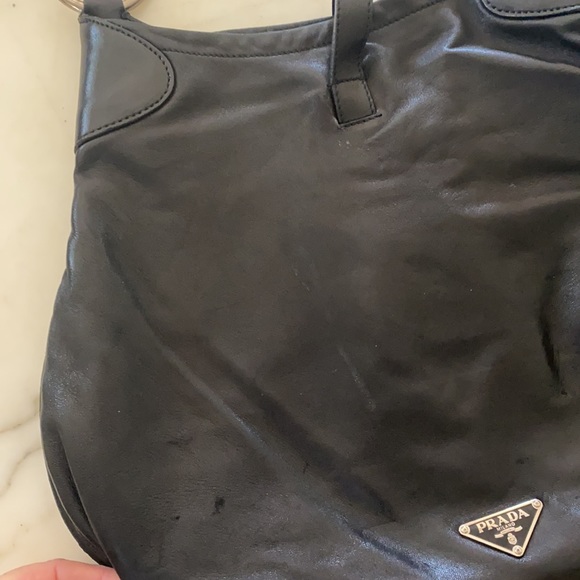 Gorgeous Authentic Prada hobo shoulder bag. - Picture 3 of 12